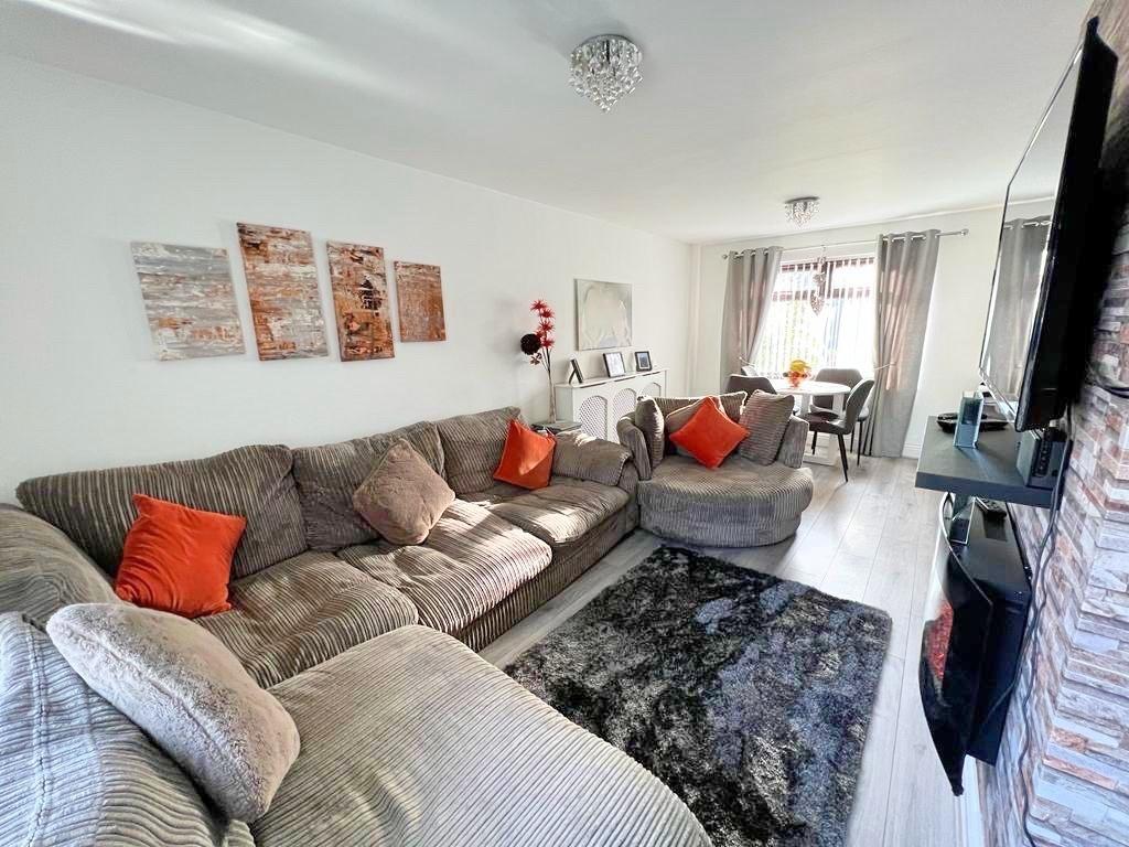 Keenan Drive, Bedworth, CV12 0EJ 3 bed terraced house £190,000