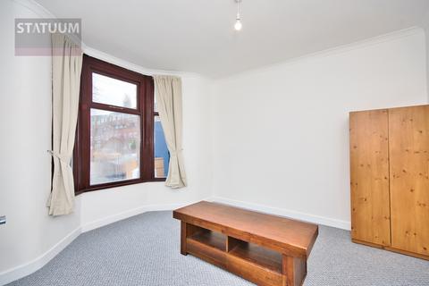 4 bedroom terraced house to rent - Barrington Road, Manor Park, Eastham, Ilford, London, E12