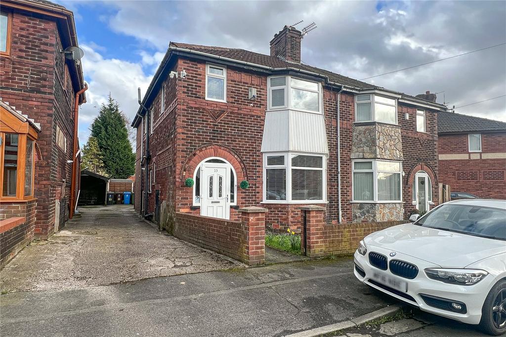 Burgess Drive, Failsworth... 5 bed semidetached house £275,000