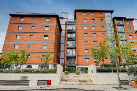 40 Holland Gardens, Brentford, TW8 0BE