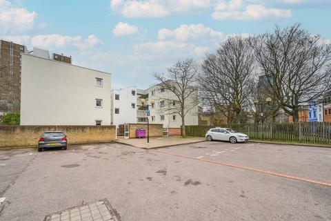 36 Barleycorn Way, London, E14 8DE