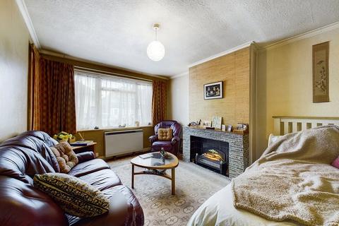 19 Canfield Drive, Ruislip, HA4 6QW