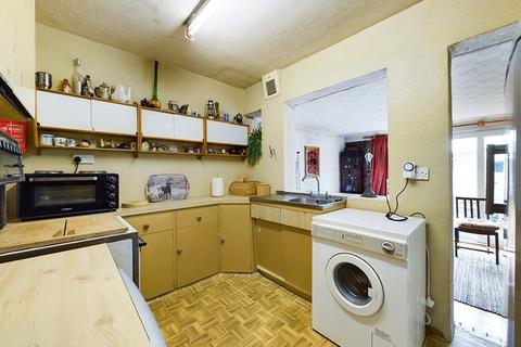19 Canfield Drive, Ruislip, HA4 6QW