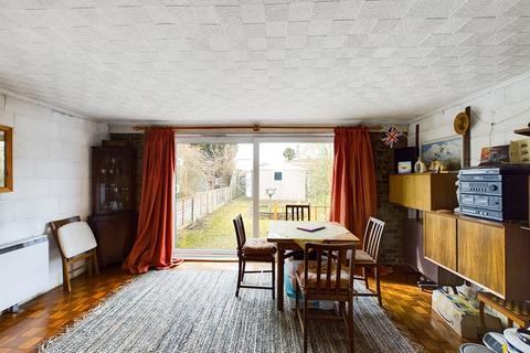 19 Canfield Drive, Ruislip, HA4 6QW