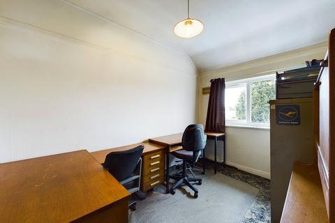 19 Canfield Drive, Ruislip, HA4 6QW