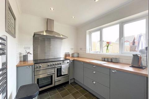 5 Forest Way, Walsall, WS6 6HU
