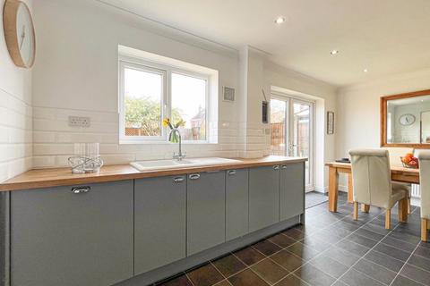 5 Forest Way, Walsall, WS6 6HU