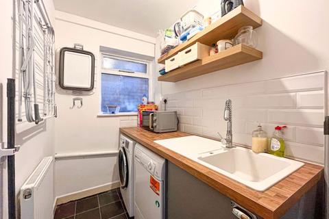 5 Forest Way, Walsall, WS6 6HU