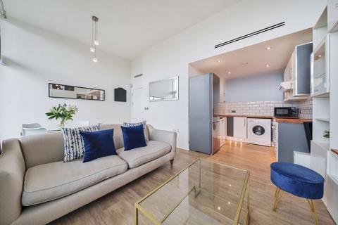 1 bedroom apartment to rent, Queenstown Road, London
