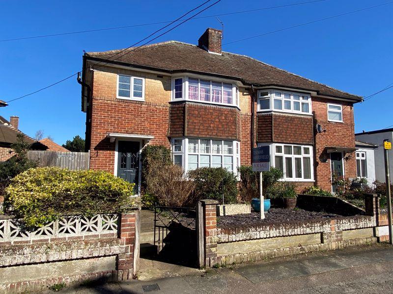 Priory Road, Bicester 3 bed semidetached house £400,000