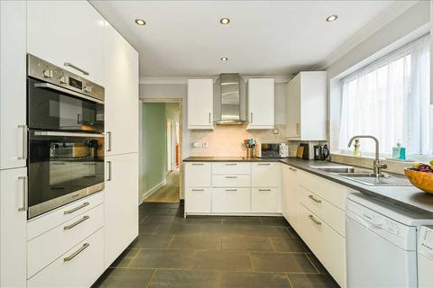 20 Ambledale, Sarisbury Green, Southampton, SO31 7BR