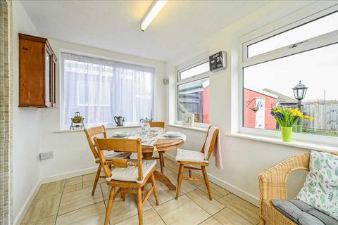 20 Ambledale, Sarisbury Green, Southampton, SO31 7BR
