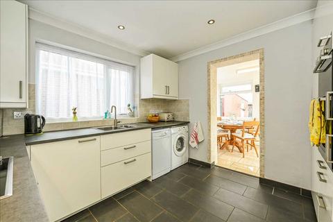 20 Ambledale, Sarisbury Green, Southampton, SO31 7BR
