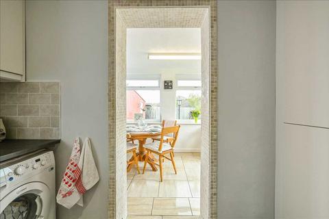 20 Ambledale, Sarisbury Green, Southampton, SO31 7BR