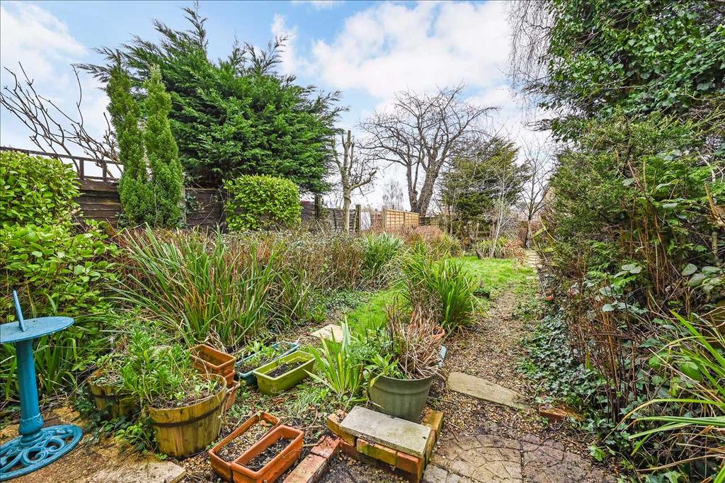 Hunts Pond Road, Park Gate 3 bed semidetached house for sale £250,000