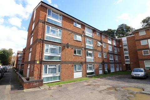 2 bedroom flat for sale - Luton LU3