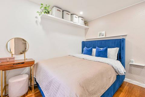 60d Heathfield Road, London, W3 8EJ