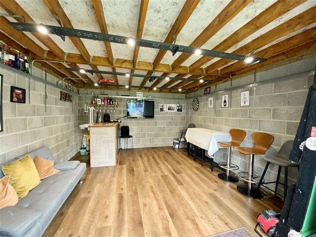 Garden bar/summerhouse