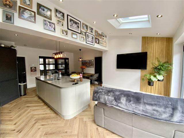Kitchen/diner/living space