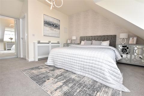3 bedroom semi-detached house for sale - Lilac Avenue, Seacroft, Leeds