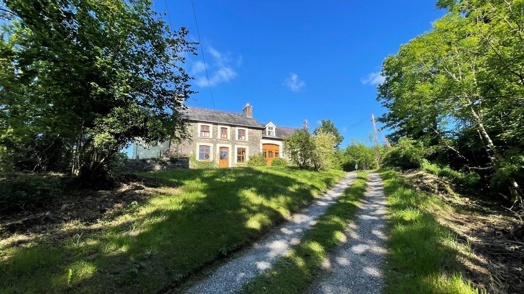 Trapp, Llandeilo, SA19 6 bed property with land for sale £800,000