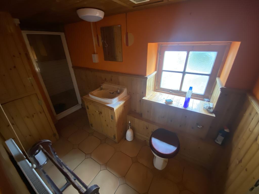 Cottage bathroom