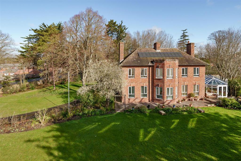 Huish Episcopi, Langport 5 bed detached house for sale £885,000