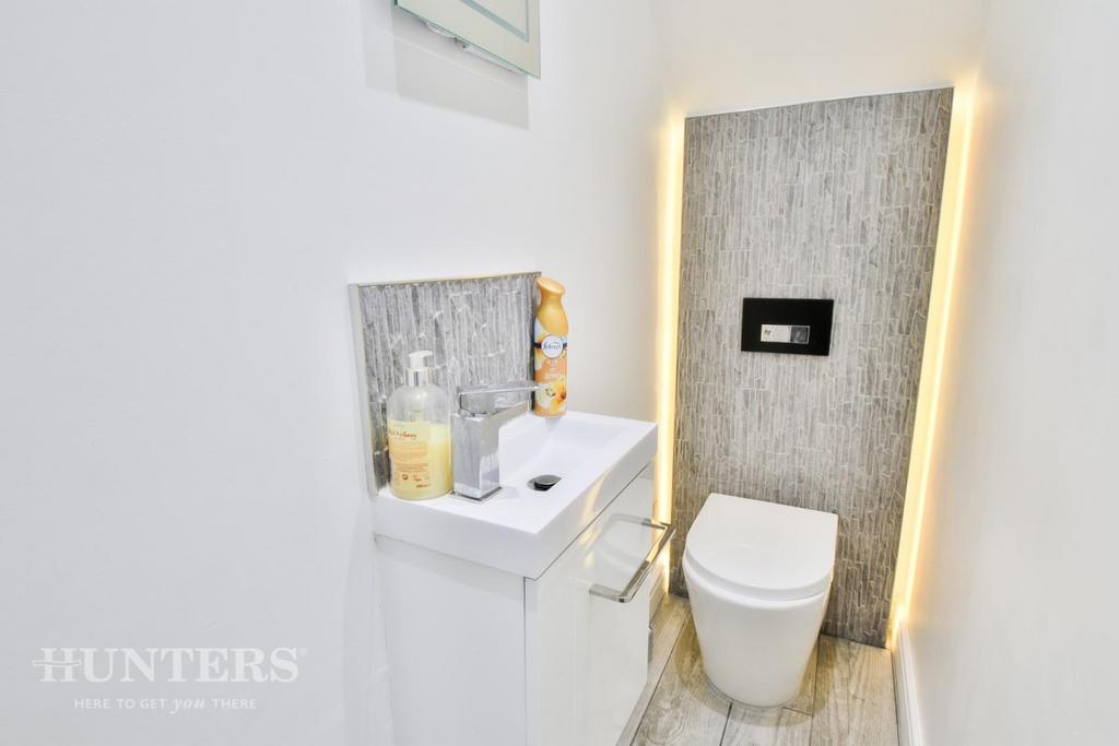 Cloakroom/WC