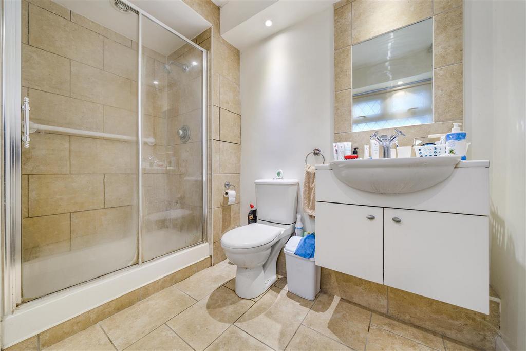 Family Bathroom:
