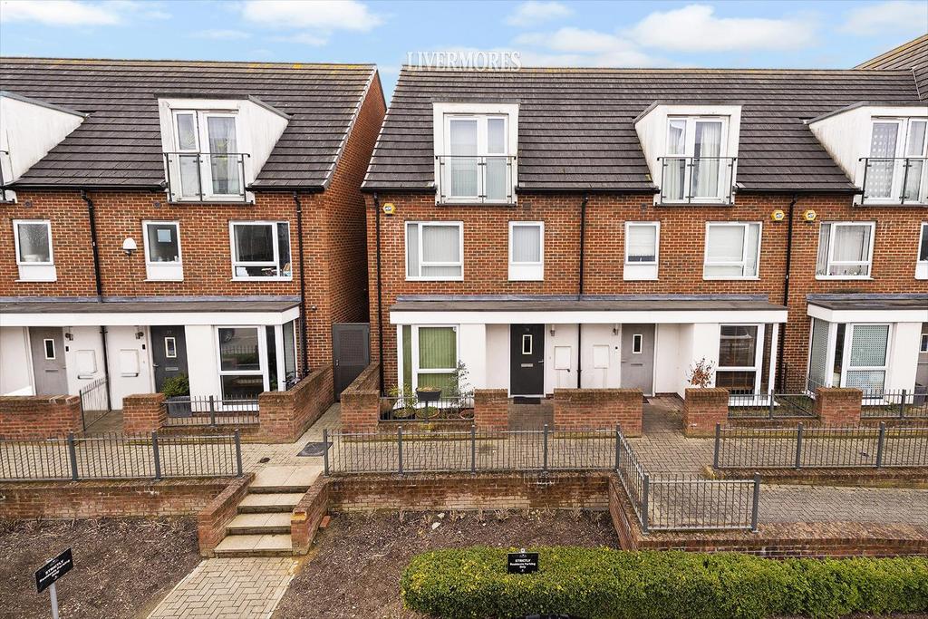 Samas Way, Crayford, Kent 4 bed end of terrace house for sale £450,000