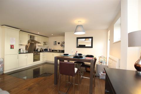 2 bedroom apartment for sale, Carmichael Avenue, Greenhithe, Kent