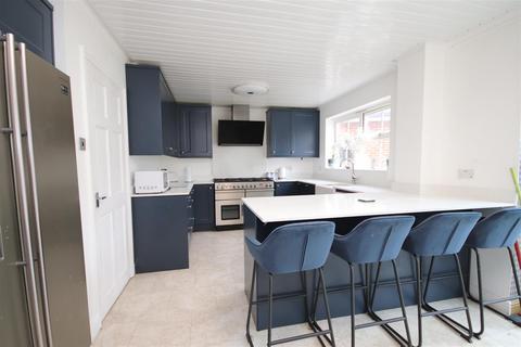 9 Cardigan Close, High Halstow, Rochester, ME3 8NX