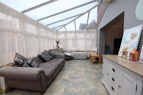 9 Cardigan Close, High Halstow, Rochester, ME3 8NX