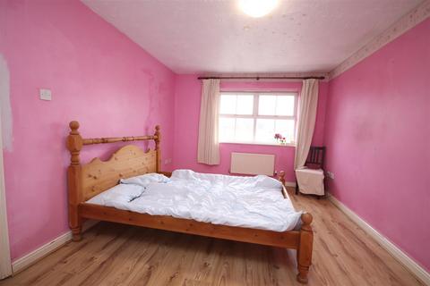 9 Cardigan Close, High Halstow, Rochester, ME3 8NX