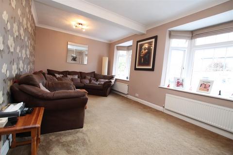 27 Raeburn Avenue, Dartford, DA1 3BQ