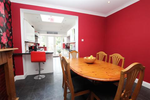 27 Raeburn Avenue, Dartford, DA1 3BQ