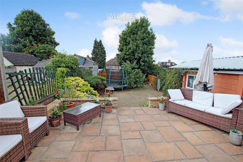 27 Raeburn Avenue, Dartford, DA1 3BQ