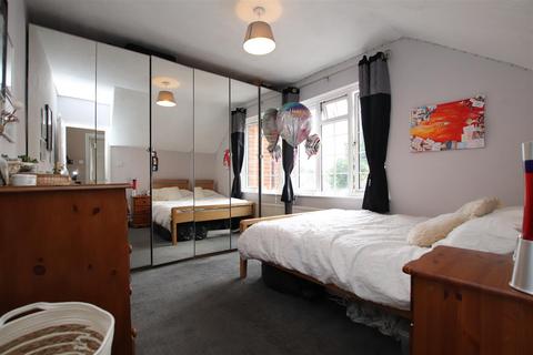 27 Raeburn Avenue, Dartford, DA1 3BQ