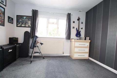 27 Raeburn Avenue, Dartford, DA1 3BQ