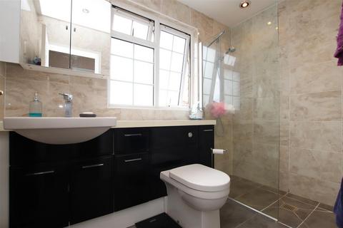 27 Raeburn Avenue, Dartford, DA1 3BQ