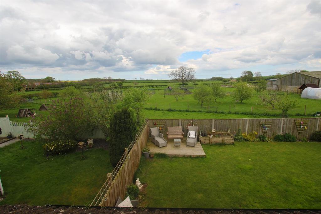 Rainsburgh Lane, Wold Newton, Driffield 3 bed semidetached house £