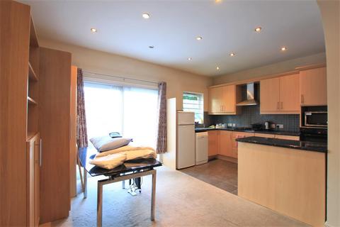33 Cardington Square, Hounslow, TW4 6AH