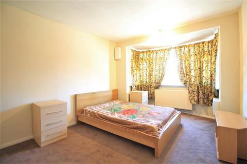 1 Willow Gardens, Hounslow, TW3 4JS