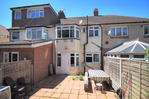 1 Willow Gardens, Hounslow, TW3 4JS