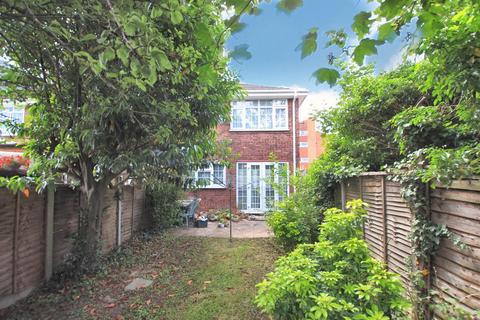 10 Corban Road, Hounslow, TW3 3AS