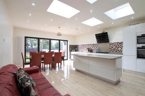 59 Dene Avenue, Hounslow, TW3 3AQ