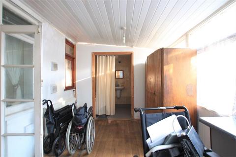 18 Lampton Avenue, Hounslow, TW3 4EN