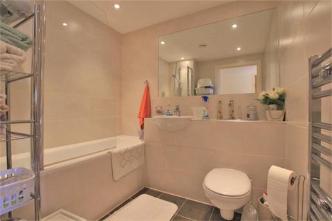 2 bedroom apartment for sale, Topaz Apartments, Hounslow TW3