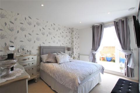 2 bedroom apartment for sale, Topaz Apartments, Hounslow TW3