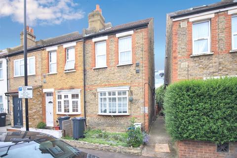 72 Myrtle Road, Hounslow, TW3 1QD